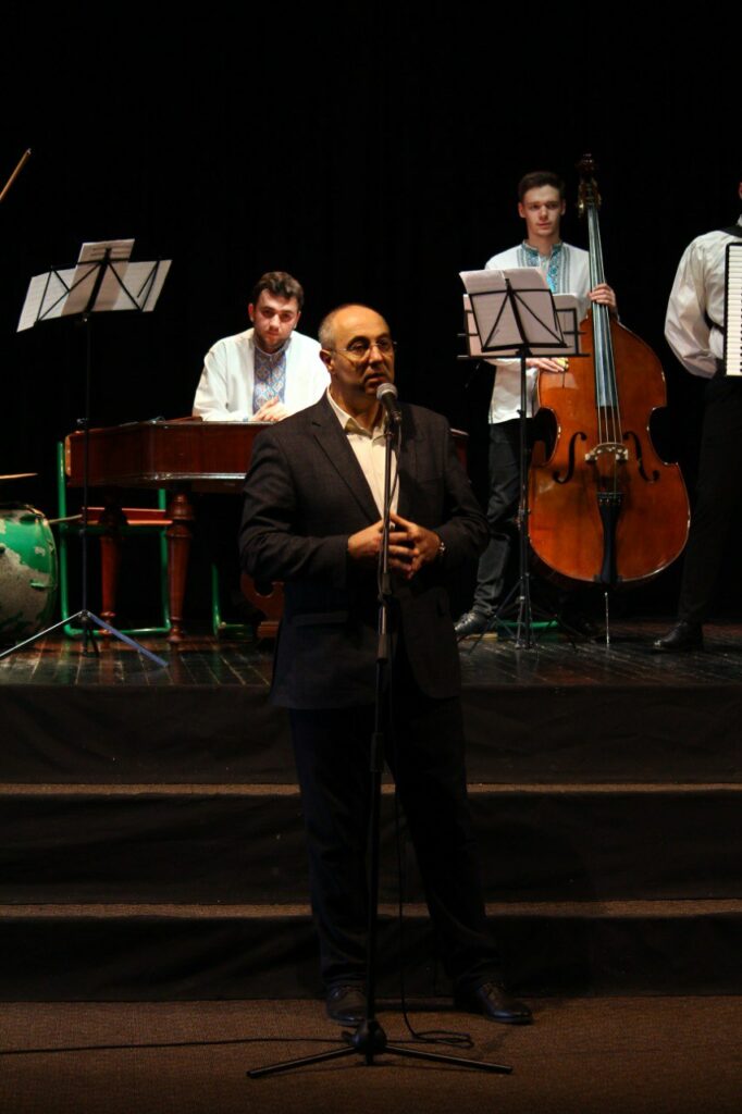 443c97f8-559c-42e8-bacd-249d7baed4a7-682x1024