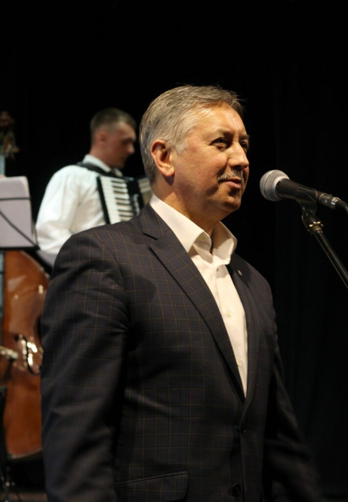 efd79302-02ce-4006-a271-742326150ba8-710x1024